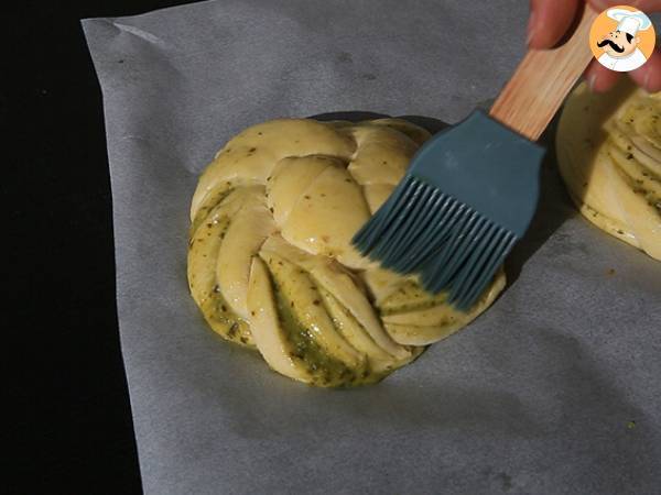 Zopfbrötchen mit grünem Pesto - Zubereitung Schritt 7