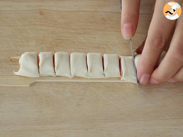 Blätterteigblüten mit Knackis - Zubereitung Schritt 2