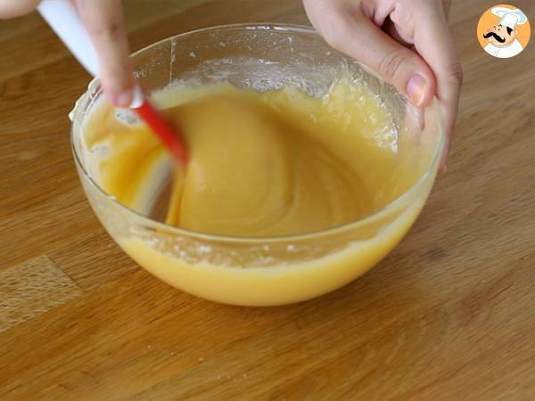 Brownie mit weißer Schokolade und roten Früchten (Blondie) - Zubereitung Schritt 2