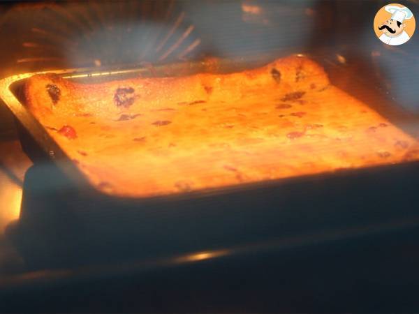 Brownie mit weißer Schokolade und roten Früchten (Blondie) - Zubereitung Schritt 4