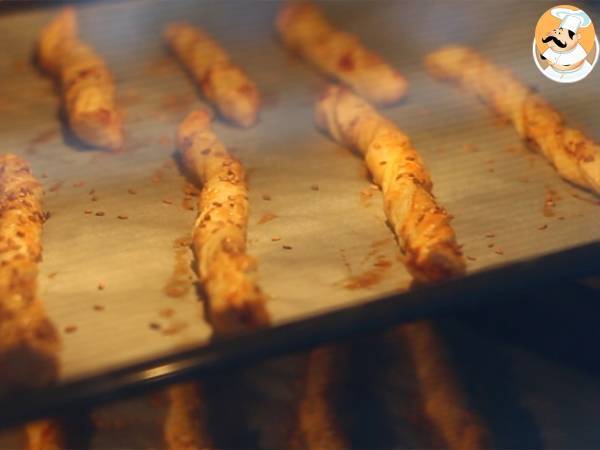 Blätterteig-Twister mit Sesam - Zubereitung Schritt 5