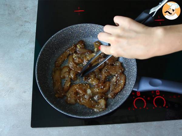 In Sojasauce und Honig mariniertes Hähnchen - Zubereitung Schritt 4