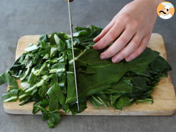 Torte mit Mangold und geriebenem Käse - Zubereitung Schritt 1