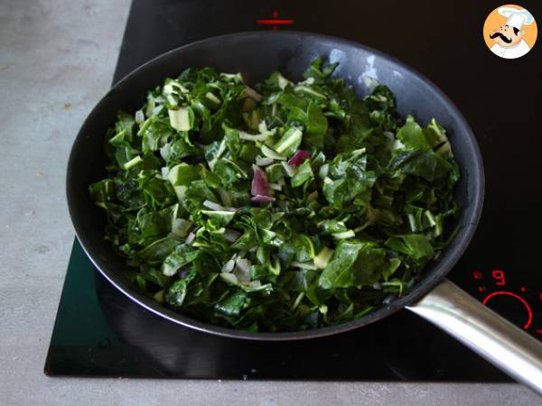 Torte mit Mangold und geriebenem Käse - Zubereitung Schritt 3