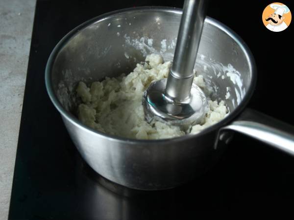 Creme aus Blumenkohl, Kokosnuss und geräuchertem Lachs - Zubereitung Schritt 2