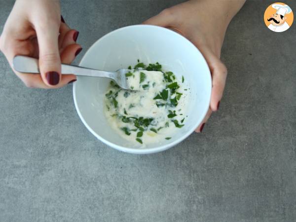 Gurke mit Joghurtsoße - Zubereitung Schritt 2