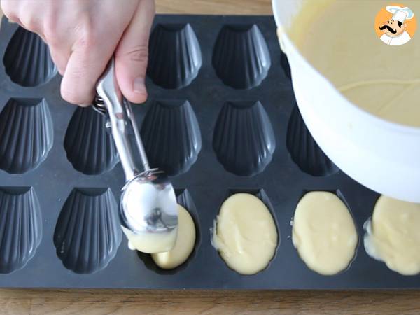 Einfache Madeleines - Zubereitung Schritt 3