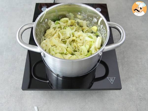 Lauchsuppe mit Kokosmilch und Curry - Zubereitung Schritt 2