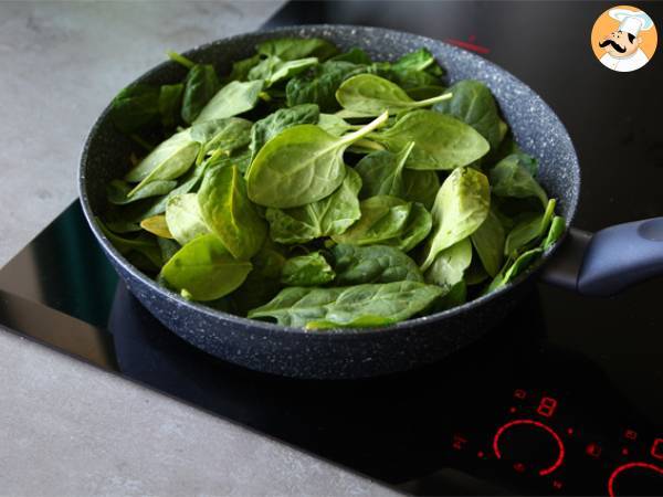 Spinat mit Sahne und Eiern - Zubereitung Schritt 1