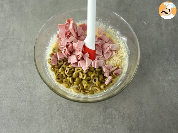 Käse-Schinken-Kuchen mit grünen Oliven - Zubereitung Schritt 2