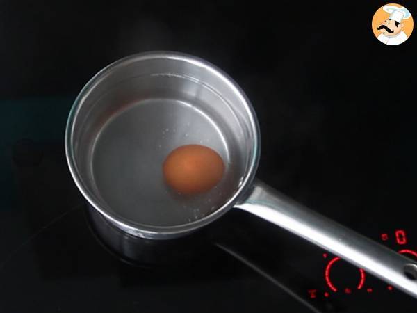 Gekochte Eier mit Kaviar - Zubereitung Schritt 1