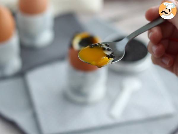 Gekochte Eier mit Kaviar - Zubereitung Schritt 3