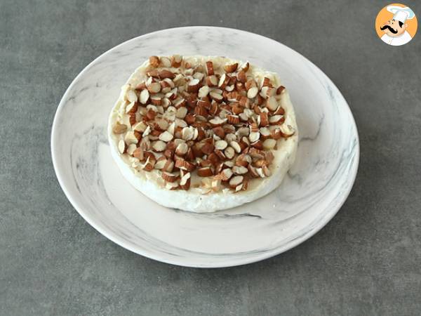 Brie gefüllt mit Aprikosen und Mandeln - Zubereitung Schritt 2