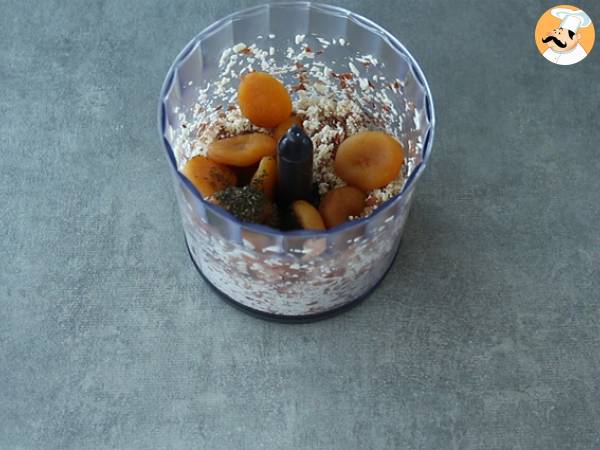 Energy Balls mit Aprikose, grünem Tee und Kokosnuss - Zubereitung Schritt 2