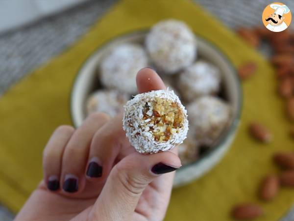 Energy Balls mit Aprikose, grünem Tee und Kokosnuss - Zubereitung Schritt 5