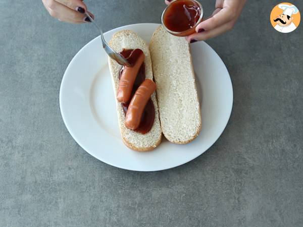 Blutige Halloween-Hotdogs - Zubereitung Schritt 4
