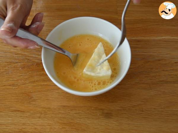 Panierter, schmelzender und knuspriger Camembert - Zubereitung Schritt 2