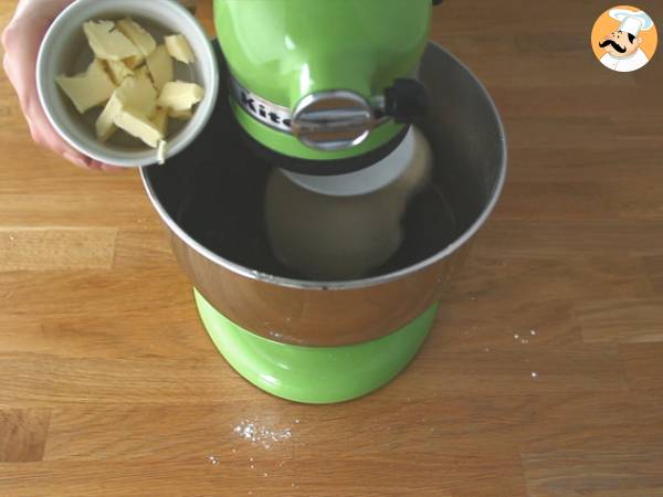 Pizzabrötchen, Brötchen gefüllt mit Schinken und Käse - Zubereitung Schritt 2