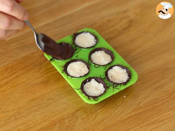 Mit Kokosnuss gefüllte Pralinen im Bounty-Stil - Zubereitung Schritt 4