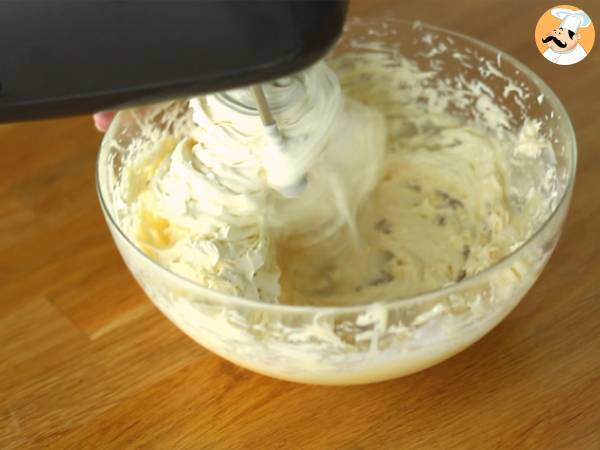 Crêpes-Stamm aus Himbeeren und weißer Schokolade - Zubereitung Schritt 8