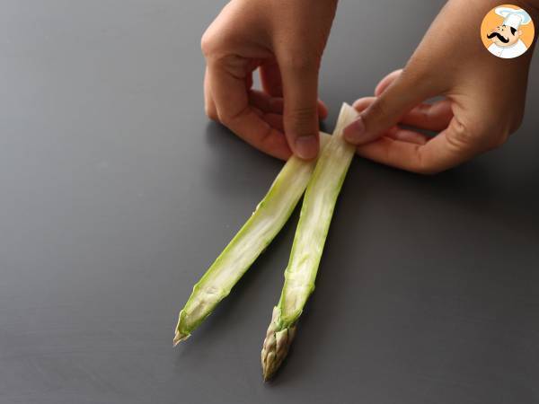 Blätterteiggebäck mit Spargel, Schinken und geschmolzenem Käse - Zubereitung Schritt 1