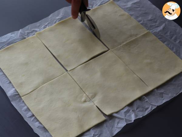 Blätterteiggebäck mit Spargel, Schinken und geschmolzenem Käse - Zubereitung Schritt 3