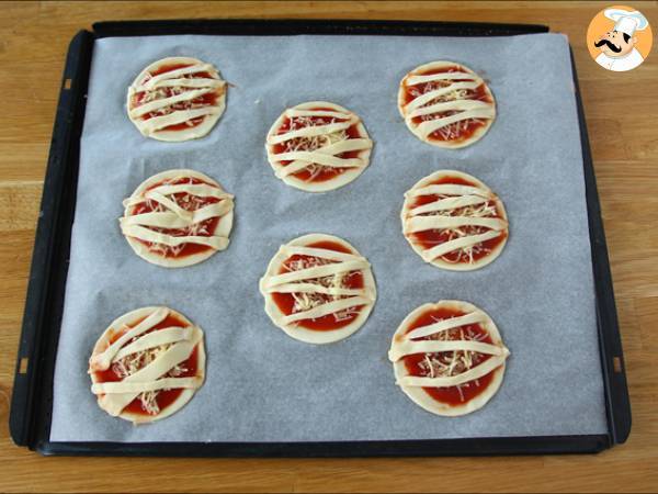 Mumienpizza-Puffs - Zubereitung Schritt 4