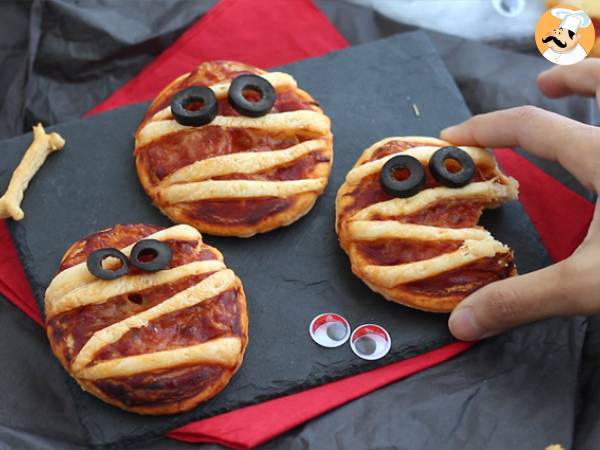 Mumienpizza-Puffs - Zubereitung Schritt 6