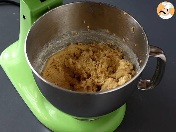 Cookies XXL Haselnüsse, Milchschokolade und Pralinen - Zubereitung Schritt 3