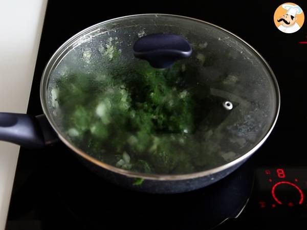 Spanakopita, der griechische Spinat- und Fetakuchen super einfach zuzubereiten - Zubereitung Schritt 2