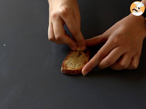 Tartine Tomaten und Serrano-Schinken - Zubereitung Schritt 1