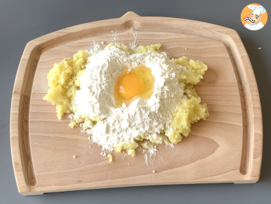 Hausgemachte Kartoffelknödel mit Pesto - Zubereitung Schritt 2