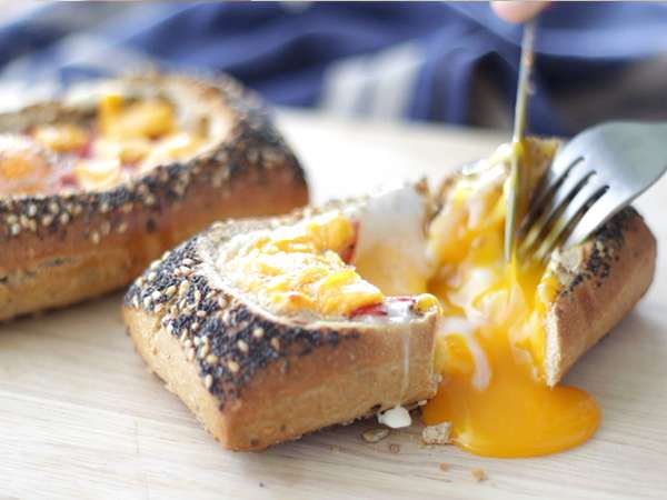 Egg Boats mit Chorizo und Käse - Zubereitung Schritt 5