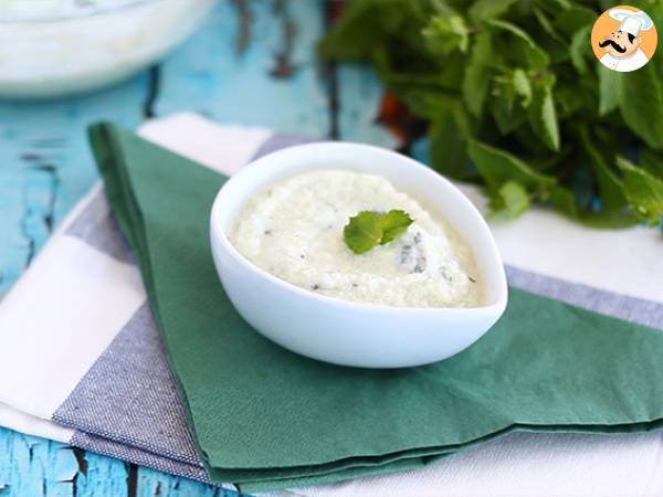Tzatziki, die griechische Sauce mit Gurken und Joghurt - Zubereitung Schritt 5