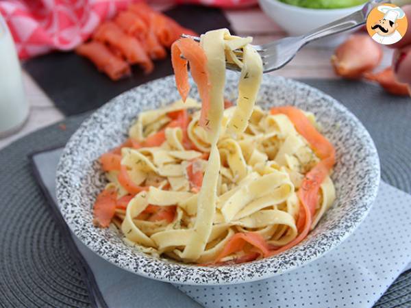 Tagliatelle mit geräuchertem Lachs und Dill - Zubereitung Schritt 5