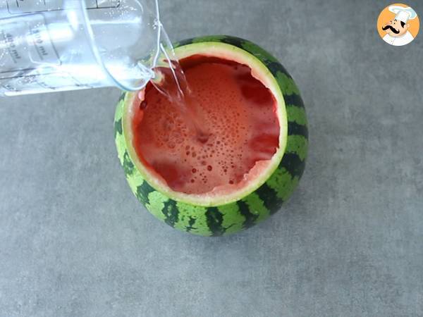 Cocktail Gin in einer Wassermelone - Zubereitung Schritt 3