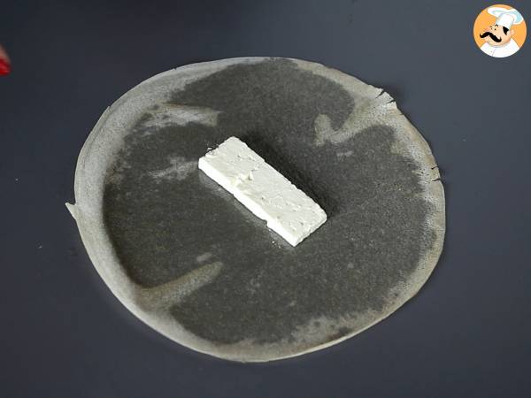 Feta Saganaki, das griechische Rezept für knusprige Feta mit Honig - Zubereitung Schritt 2