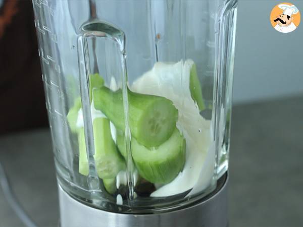 Kalte Suppe aus Gurken und Minze - Zubereitung Schritt 2