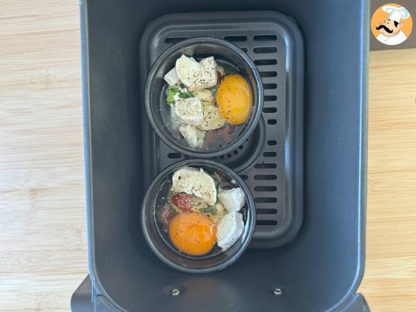 Oeufs cocotte chèvre et tomates séchées au Air Fryer! - Zubereitung Schritt 4