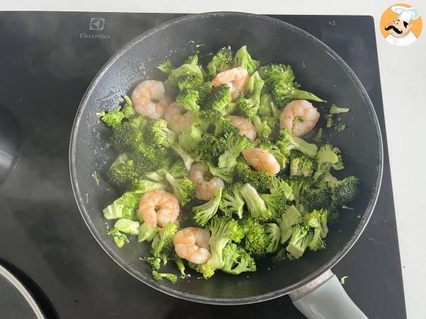 Riz complet accompagné de brocolis et crevettes! Facile et équilibré - Zubereitung Schritt 1