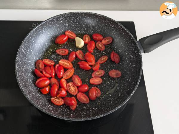 Cremige Nudeln mit Burrata und Kirschtomaten - Zubereitung Schritt 1