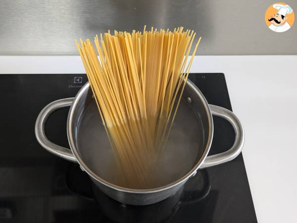 Cremige Nudeln mit Burrata und Kirschtomaten - Zubereitung Schritt 3