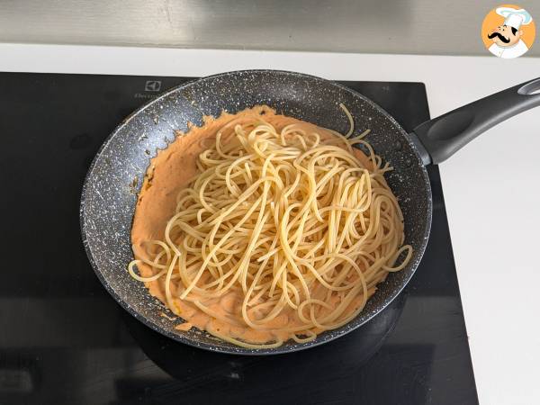 Cremige Nudeln mit Burrata und Kirschtomaten - Zubereitung Schritt 6