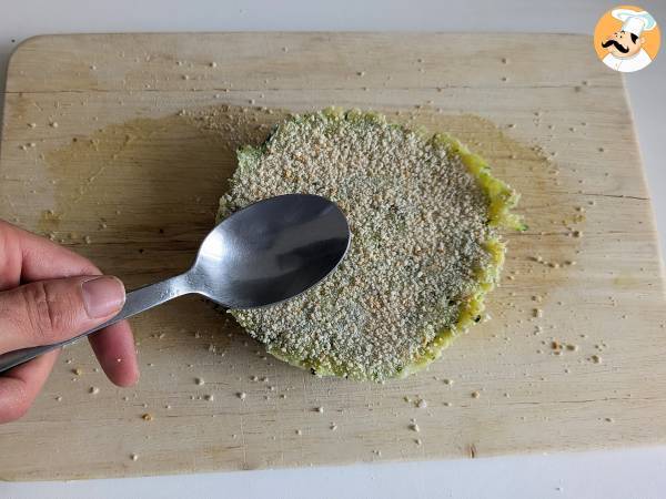 Zucchini-Kartoffel-Burger aus der Fritteuse - Zubereitung Schritt 7