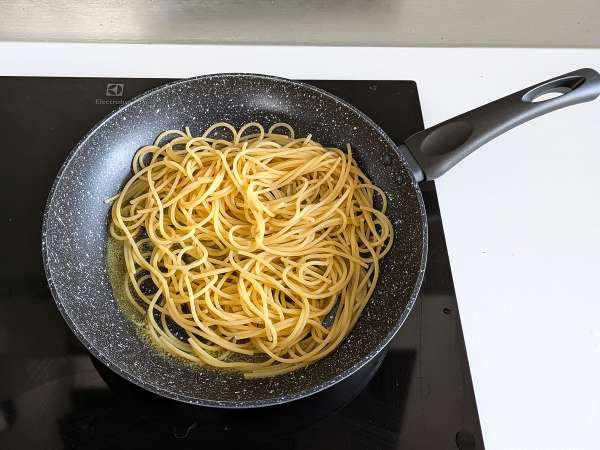 Spaghetti-Frittata aus dem Airfryer : einfach und knusprig - Zubereitung Schritt 3