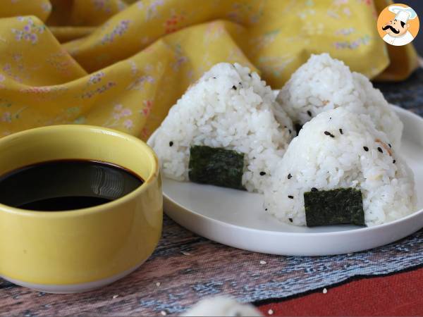 Onigiri mit Thunfisch, das kleine dreieckige Reissandwich aus Japan - おにぎり - Zubereitung Schritt 15