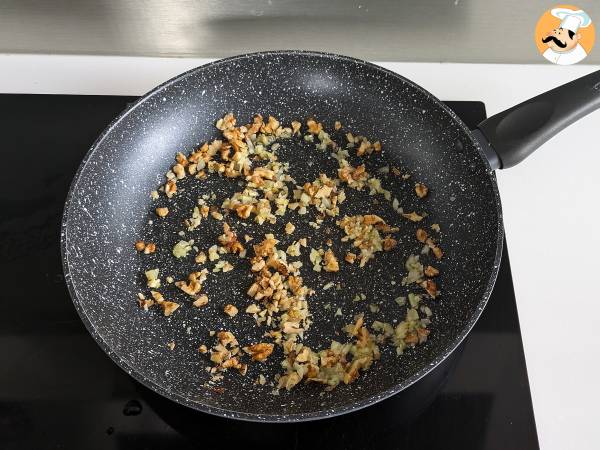 Nudeln mit Ricotta und Walnüssen: cremig und knackig - Zubereitung Schritt 3