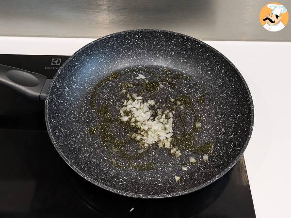 Nudeln mit Speck: einfach, günstig und cremig - Zubereitung Schritt 1