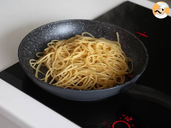 Spaghetti alla carbonara, das echte italienische Rezept! - Zubereitung Schritt 6