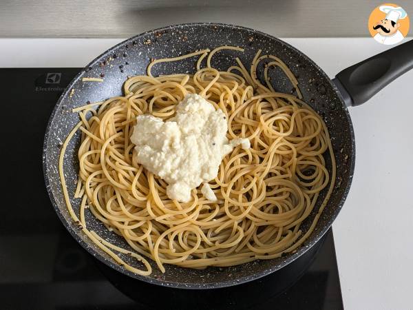 Spaghetti Cacio e Pepe: 3 Zutaten, eine Geschmacksexplosion! - Zubereitung Schritt 8